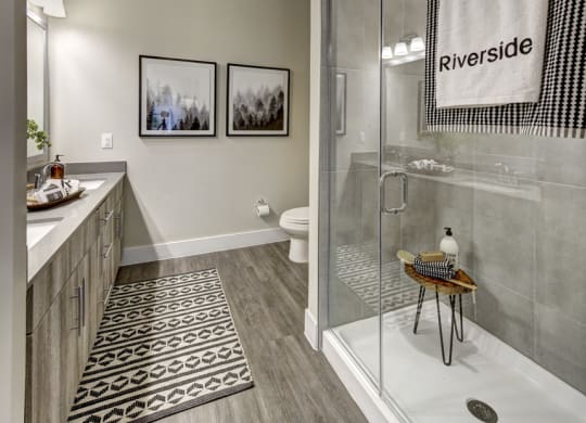 Modern Bathroom at Arise Riverside, Austin