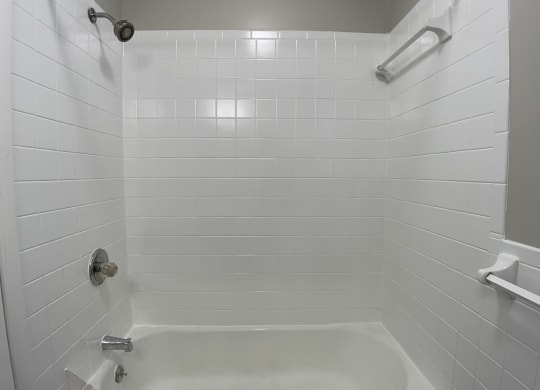 Bathtub at Roosevelt in Independence, MO