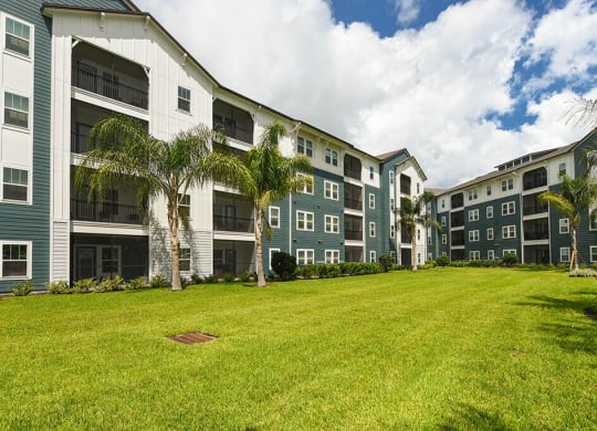 Grassy Courtyard at Fountainhead, Jacksonville, FL, 32258