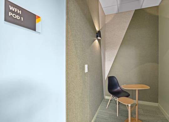 Strata_Bend_OR_WorkRoom