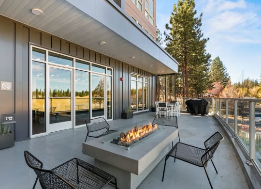 TheNest_Bend_OR_Exterior_Amenity_Fire