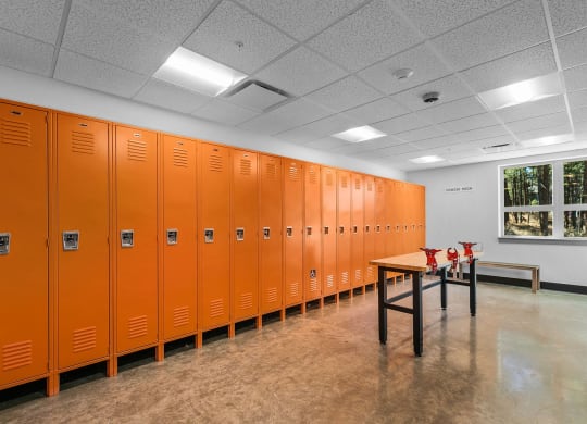 TheNest_Bend_OR_Interior_Amenity_SnowboardLockers