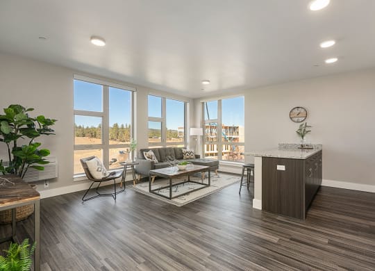 TheNest_Bend_OR_Interior_Model_203_LREntryView