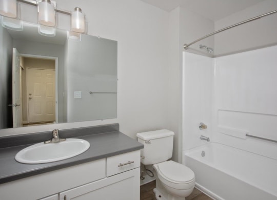 Outlook16 Bathroom with Bathtub