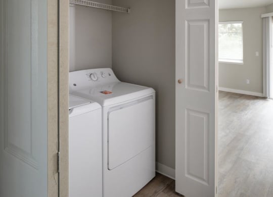 Outlook16 Laundry Closet