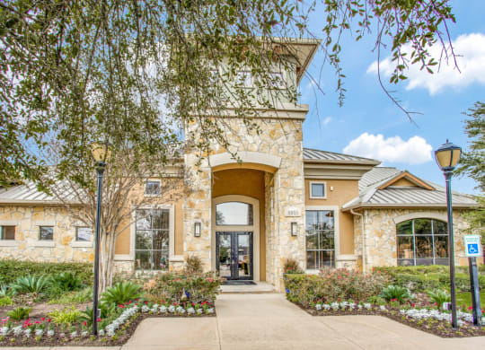 Hudson Miramont Apartments Clubhouse Exterior