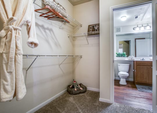 Hudson Miramont Apartments Walk-In Closet