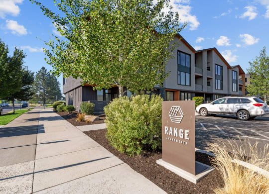 RangeApartments_Bend_OR_MonumentSign