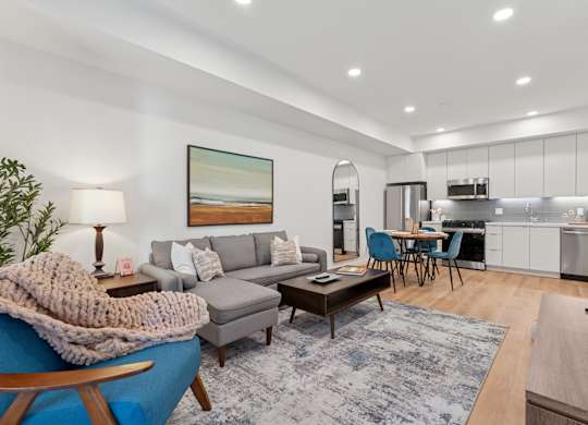 OnyxOnPark_SanDiego_CA_Model_1BR_living_kitchen