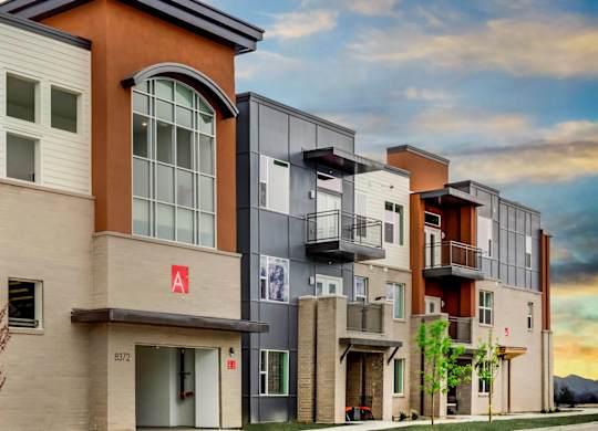 picture of an apartment building