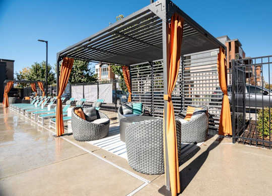 Axio 8400 Poolside Lounge Chairs