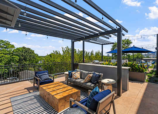 Axis Midtown Apartments in Atlanta, Georgia Patio with Seating