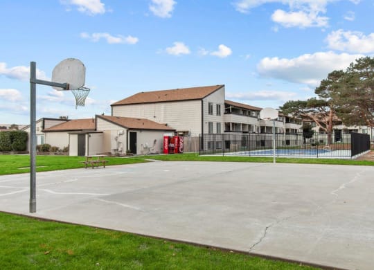 BRIX Apartments Basketball Court