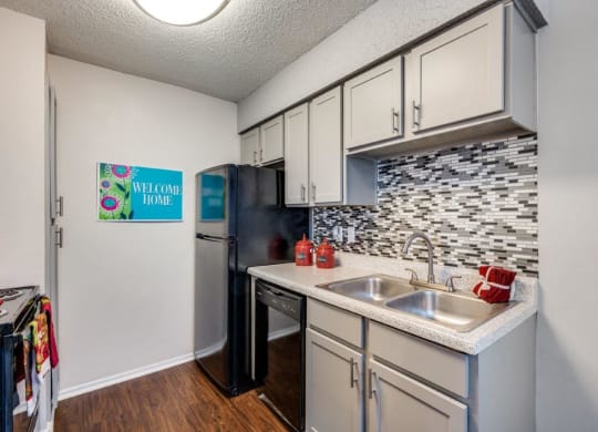 Cobble Hill Apartments in Fort Worth, Texas Model Kitchen