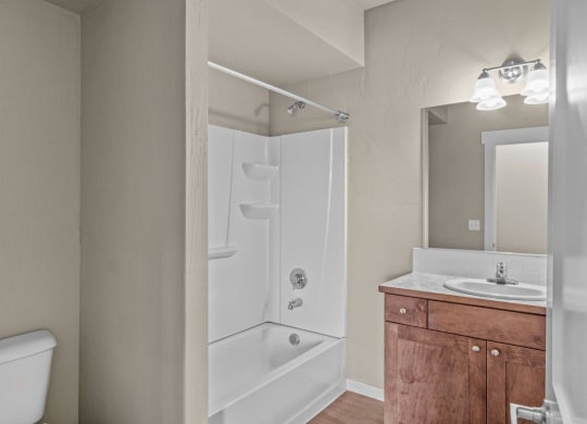 Dakota Flats Apartments in Spokane, Washington Bathroom with Bathtub