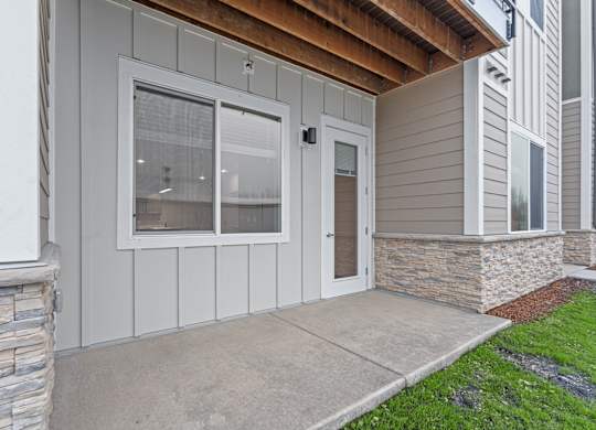 Corvallis_OR_UAPH_patio_3bed