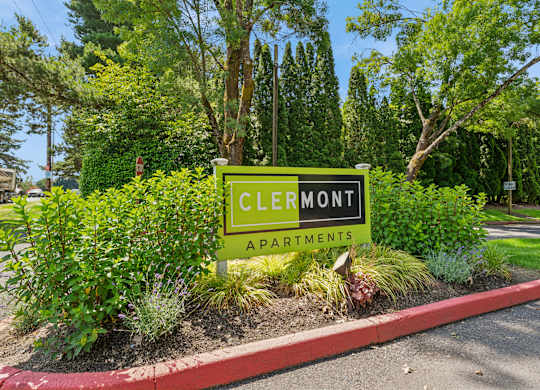 Clermont Oak Hills Portland Apartments Exterior of building monument sign