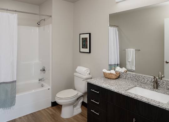 TheElwood_HappyValley_OR_2021_Bath1