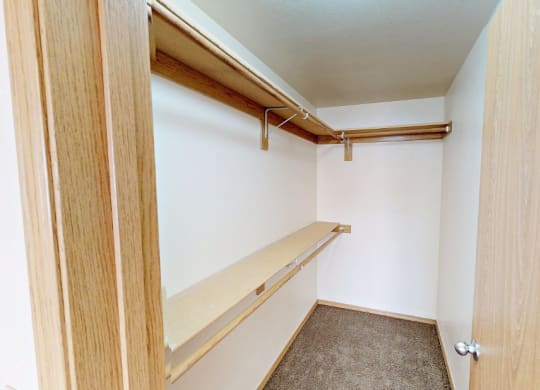 Evergreen Townhouses Closet