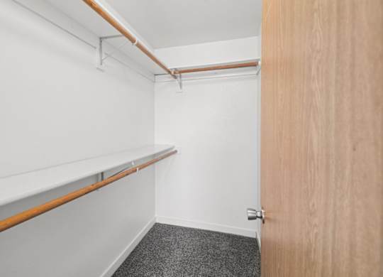 Evergreen Townhouses in Springfield, Oregon Walk-In Closet