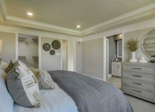 EVOLV at Stonehaven Townhomes in White Plains, Maryland Model Bedroom