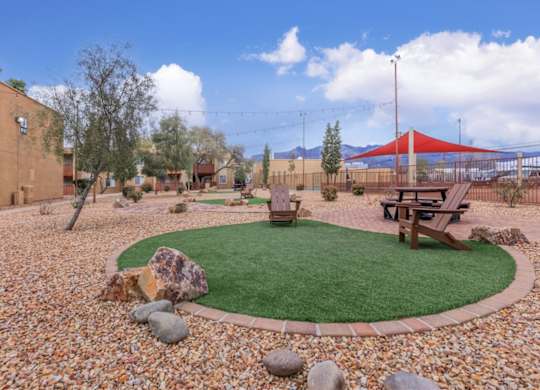Fox Point Apartments in Tucson, Arizona Courtyard