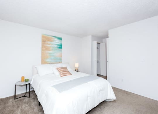 Fox Pointe Apartments Model Bedroom