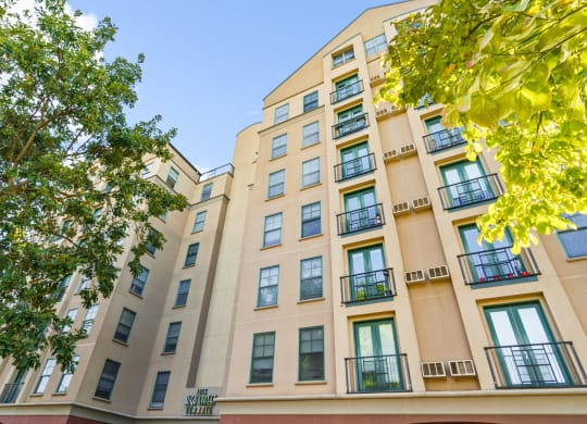HST_Eugene_OR_Exterior