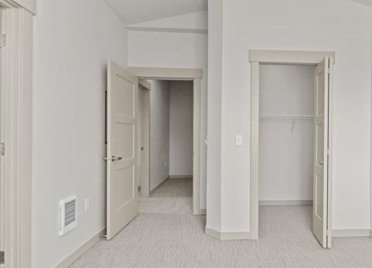 LarkViewVillage_Eugene_OR_2x2_Bedroom2