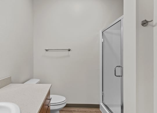 LarkViewVillage_Eugene_OR_2x2_Bathroom1