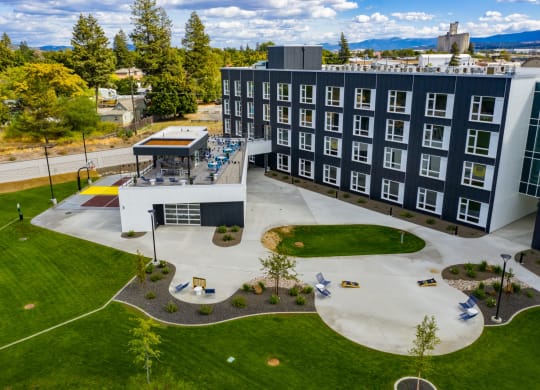 Ironside Apartments in Spokane, WA Courtyard