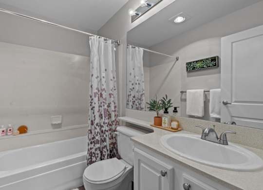 Keeler's Corner Apartments in Lynnwood, Washington Model Bathroom