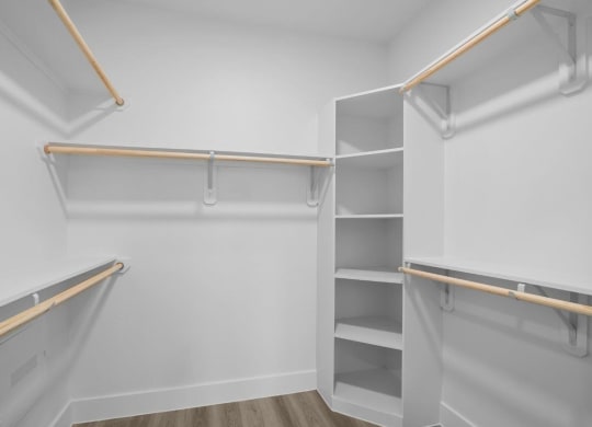 Lenox Katy Crossing Walk-In Closet