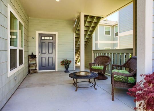 Ridgewood Private Patio and Entrance