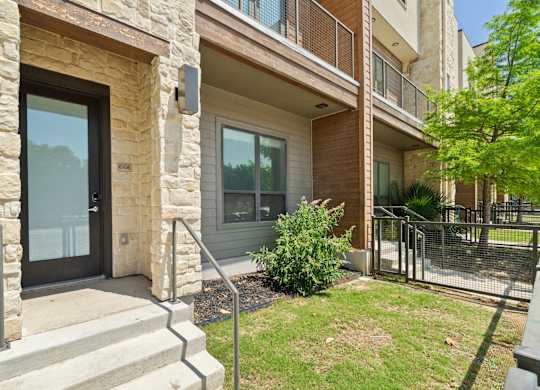 The Standard at Legacy Apartments in San Antonio, Texas Exterior and Private Yard