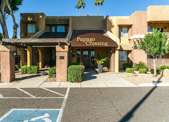 Papago Crossing in Phoenix, Arizona Exterior