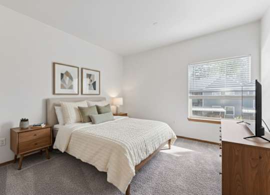 Reedville Commons Apartments in Aloha, Oregon Model Bedroom