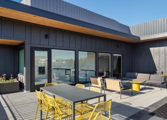 Riverline Apartments Rooftop Patio