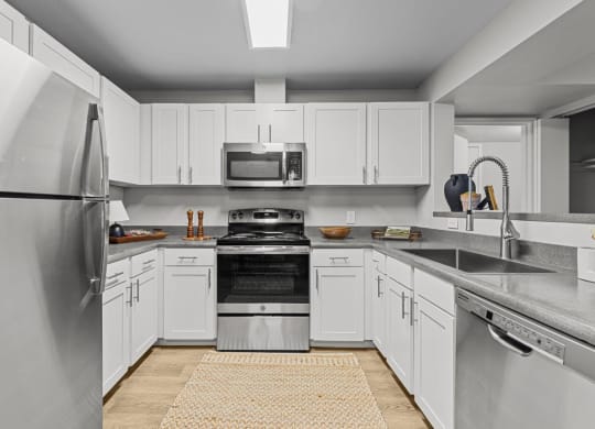 Riverpointe Apartments in Richland, Washington Model Kitchen