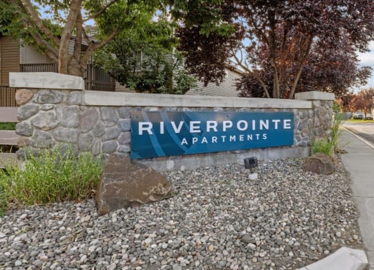 Riverpointe Apartments in Richland, Washington Monument Sign