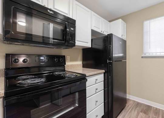 Stainless Steel Appliances at Saratoga, Everett, WA