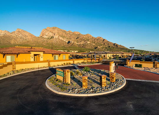 Linda Vista Luxury Rentals in Oro Valley, Arizona Exterior