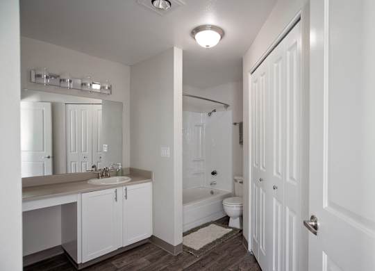 Stonesthrow Apartments Bathroom