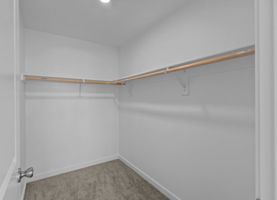 The Banks on Bradley Apartments in Richland, Washington Walk-In Closet