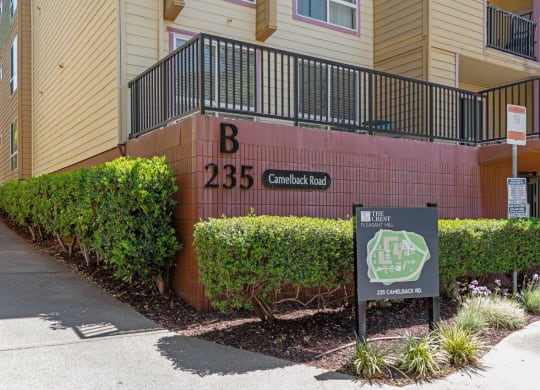 The Crest Pleasant Hill Apartments in California Exterior and Map of Property