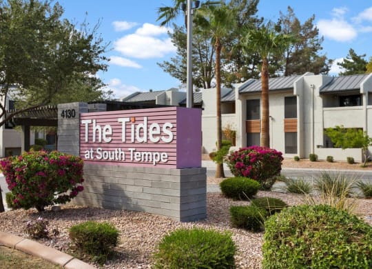 Tides at South Tempe Monument Sign