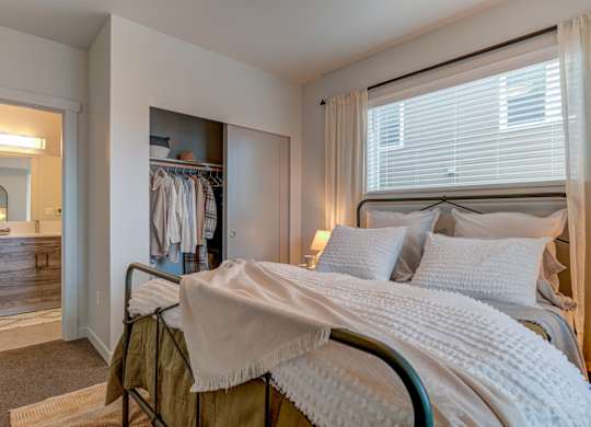 RedPoint_Redmond_OR_Interior_Bedroom