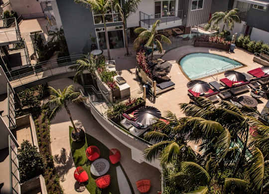 Vinz on Fairfax Apartments in Los Angeles, California Pool with Lounge Chairs
