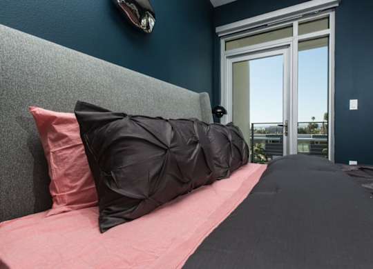 Vinz on Fairfax Apartments in Los Angeles, California Model Bedroom