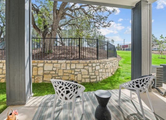 Redbird Ridge Apartments Patio